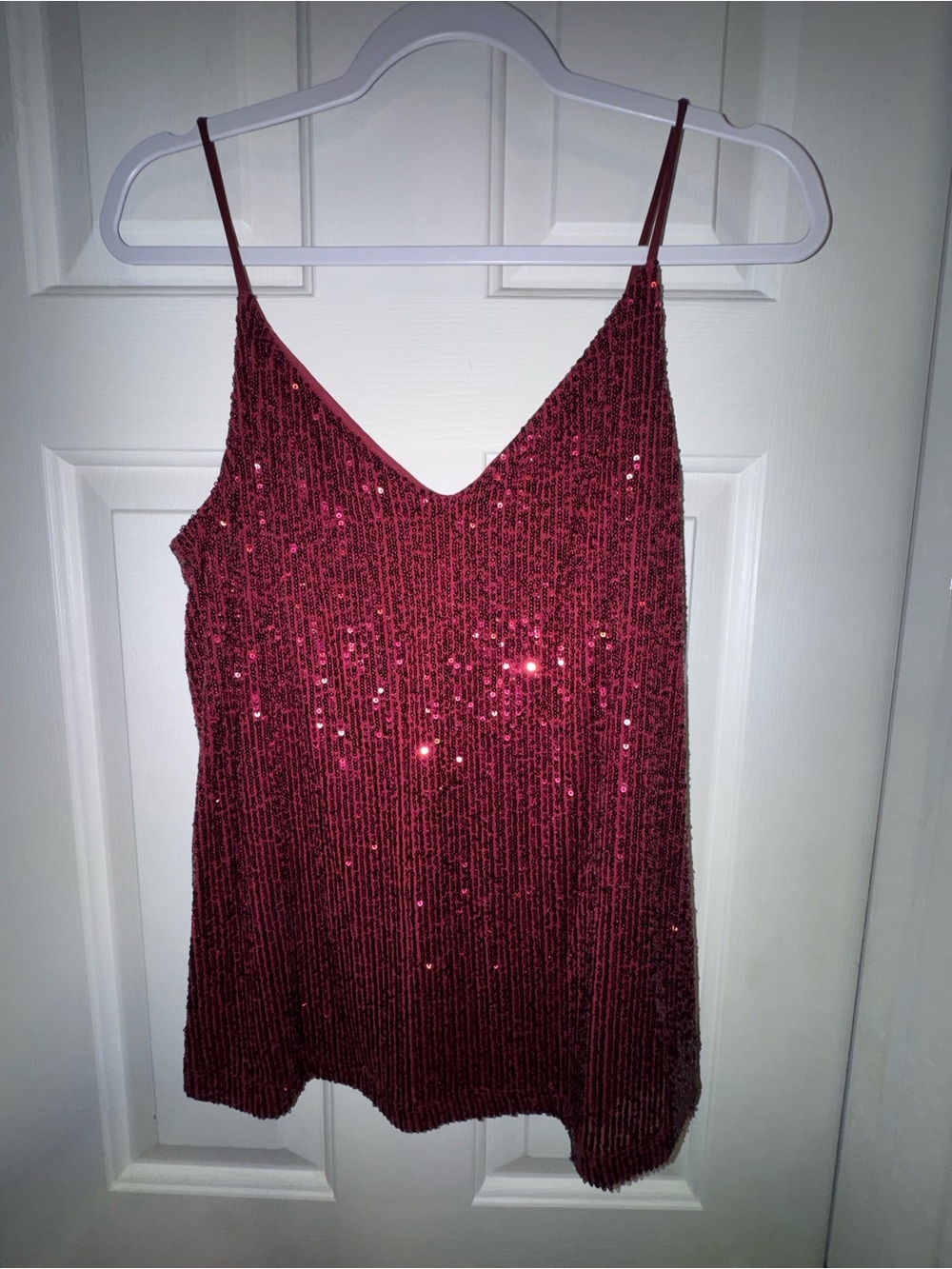 Calvin Klein Burgundy Sequin Strappy Lined V-Neck Cami. NWT. Size Small.